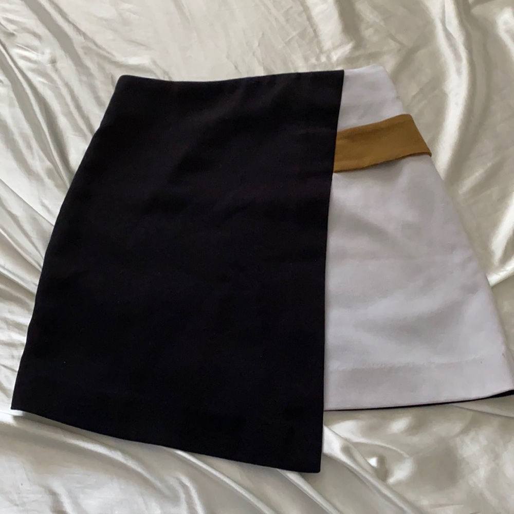 Forever21 mini skirt, black and white, xs